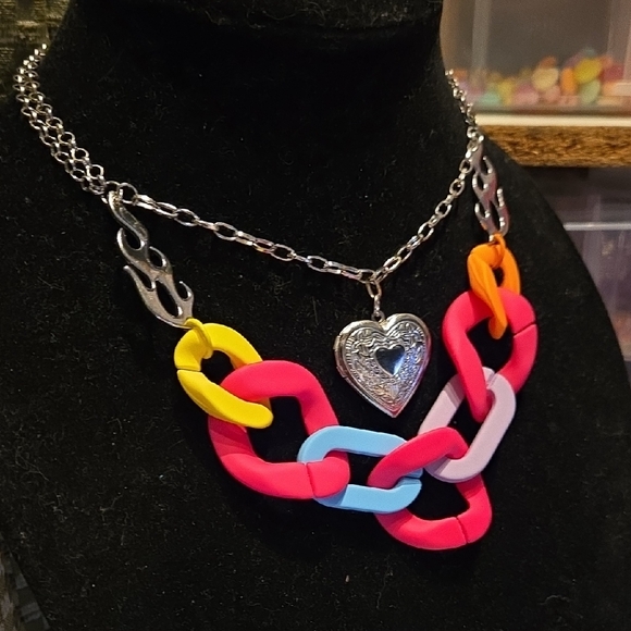 Colorful Chain Necklace with Heart Pendant - Picture 9 of 13